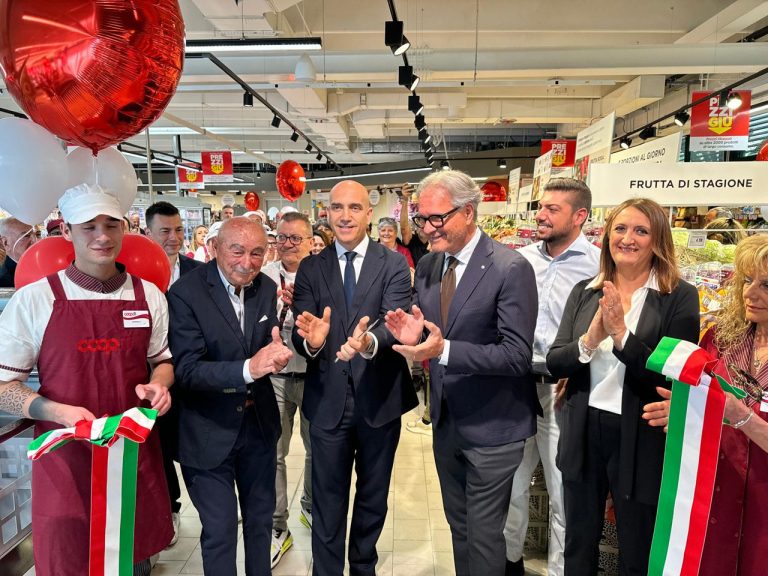 Riapre il rinnovato Coop.fi di Torre del Lago